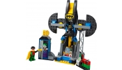 LEGO Juniors 10753 Joker™ támadása a Denevérbarlang ellen
