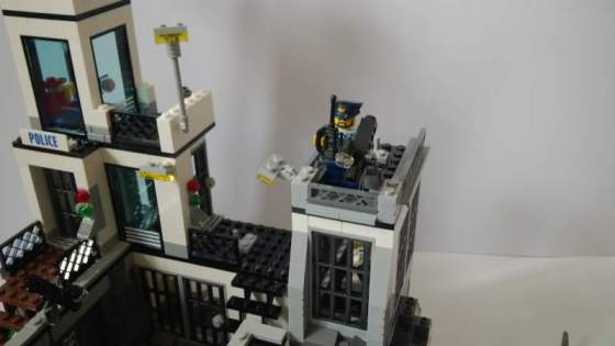 13Szokes-a-bortonszigetrol-LEGO-CITY-60130.jpg