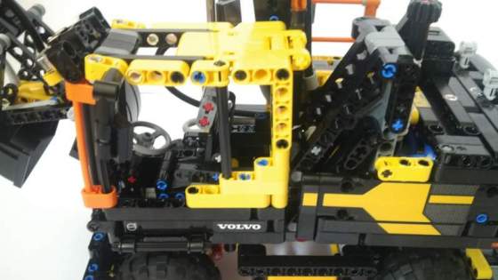 14Volvo-EW160e-rakodógep-LEGO-TECHNIC-42053.jpg
