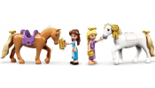 LEGO & Disney Princess™ 43195 Belle és Aranyhaj királyi istállói