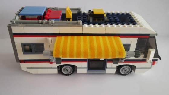 17Kirandulas-a-termeszetben-LEGO-CREATOR-31052.jpg