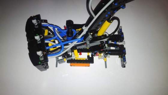 8Volvo-EW160e-rakodógep-LEGO-TECHNIC-42053.jpg