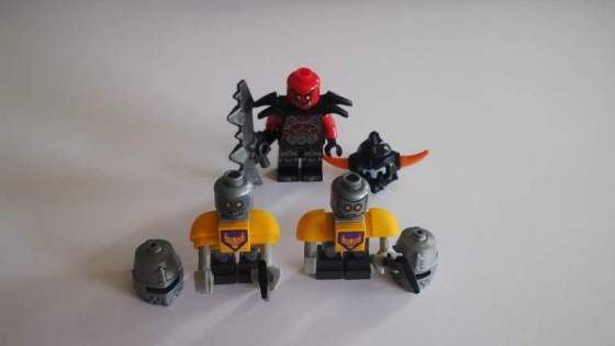 9AXL-lovag-toronyhordozója-LEGO-NEXO-KNIGHTS-70322.jpg