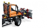 LEGO Technic 8110 Mercedes-Benz Unimog U 400